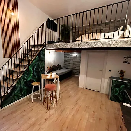 Loft Del Borgo شقة *